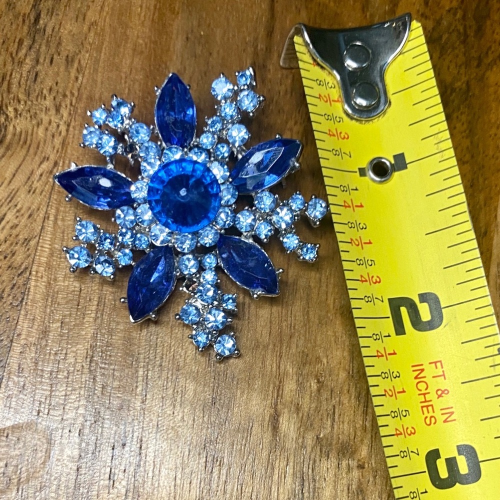 Retro Blue Rhinestone Brooch 💙 - Picture 2 of 7